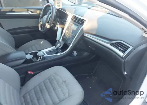 2015 Ford Fusion S z USA, uszkodzony, nr VIN 1FA6P0G70F5114347